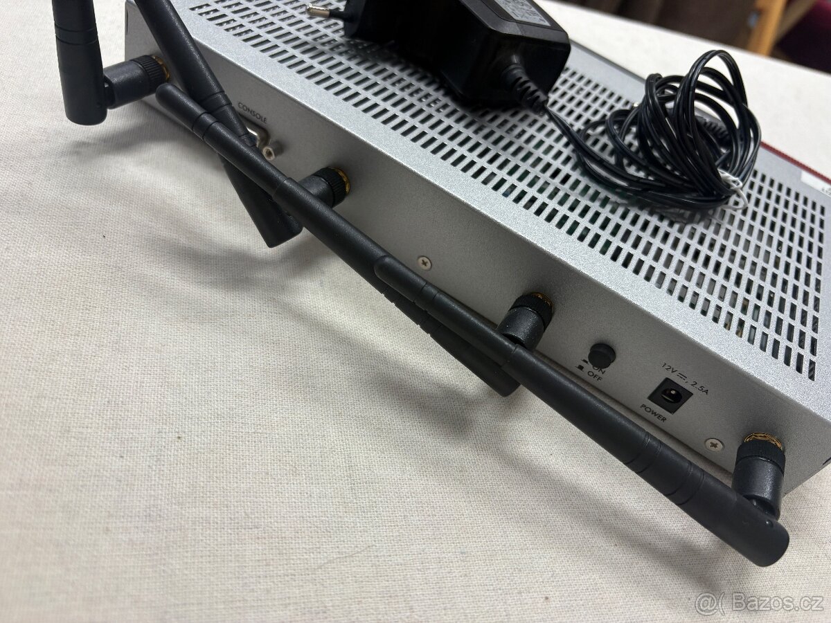 ZyXEL ZyWALL USG 60W Security Firewall - 3