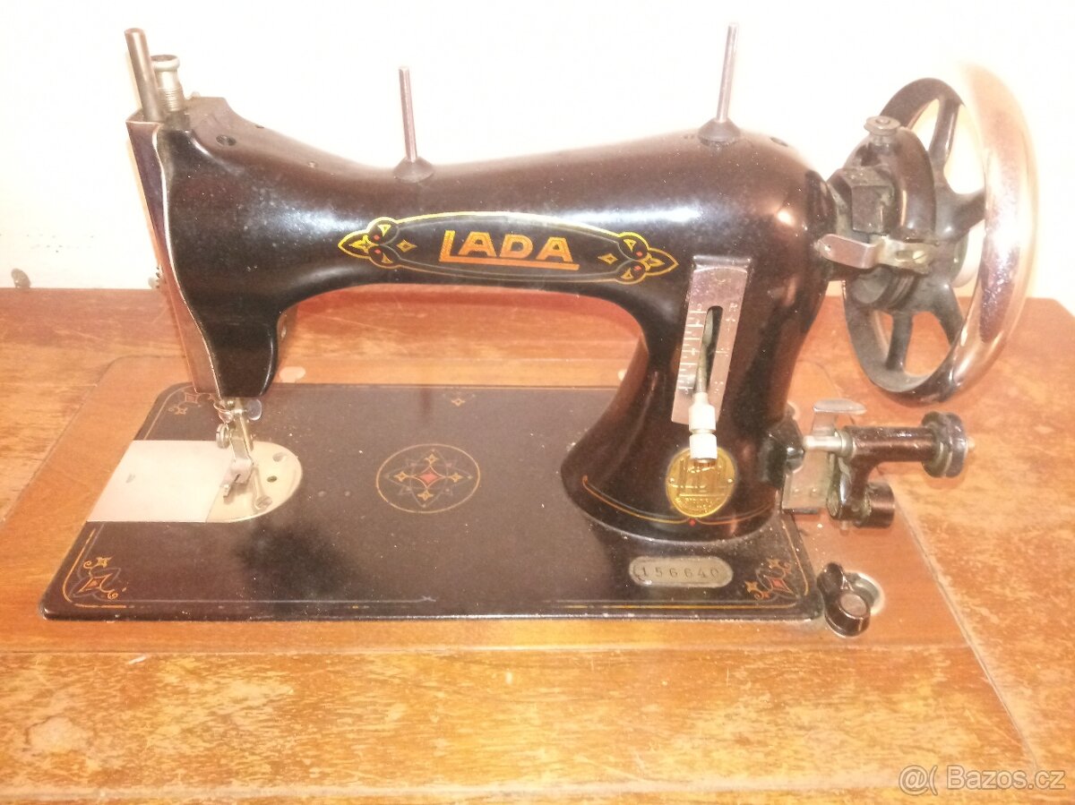 Šicí stroj Lada - 3