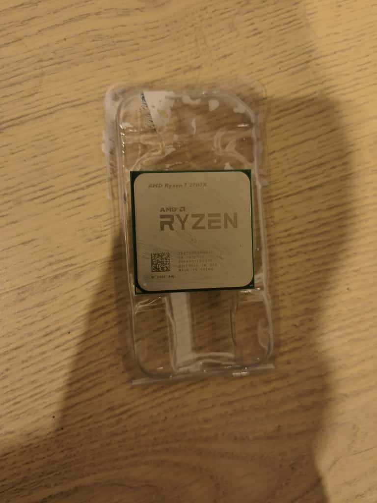 AMD Ryzen 7 2700X - 3