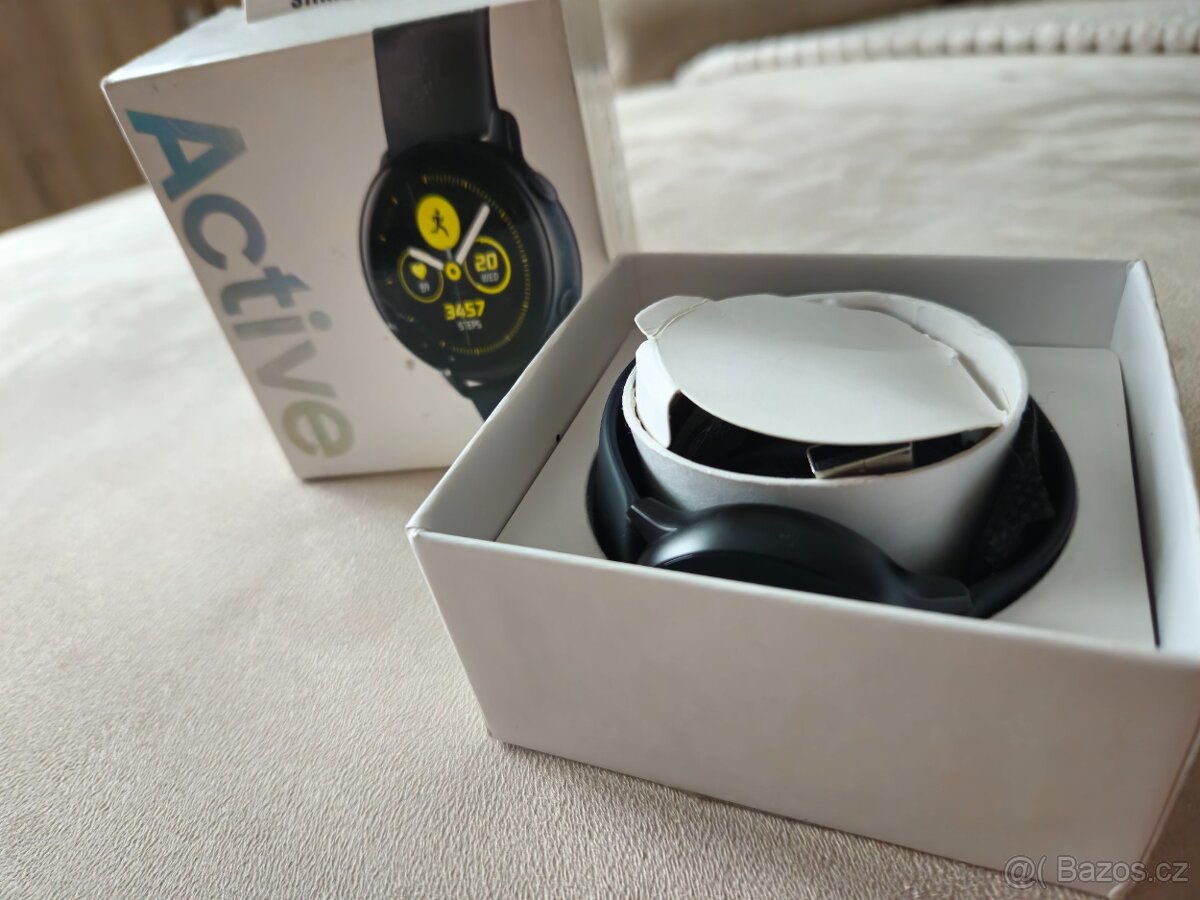 Chytré hodinky Samsung Galaxy Watch Active40mm černé krásné - 3