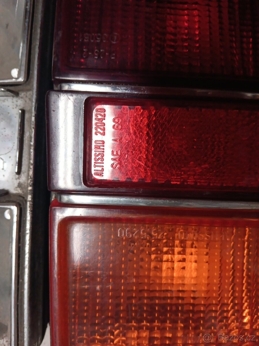 Fiat 128 náhradní díly, těsnění, světla, gumy na pedály atd. - 3