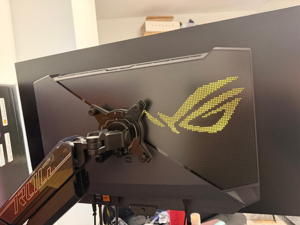 32" ASUS ROG Swift OLED PG32UCDP - 3