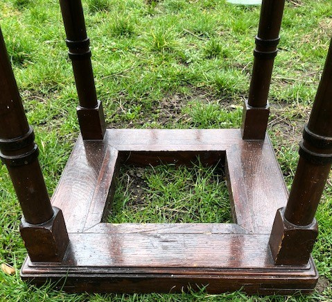 Starožitný kruhový stůl - 3