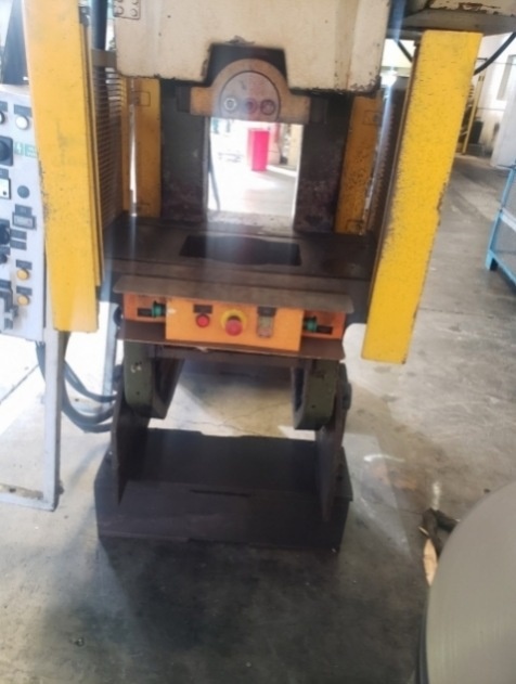 Použitý excentrický lis LENP 63, r. GO 2000 - 3