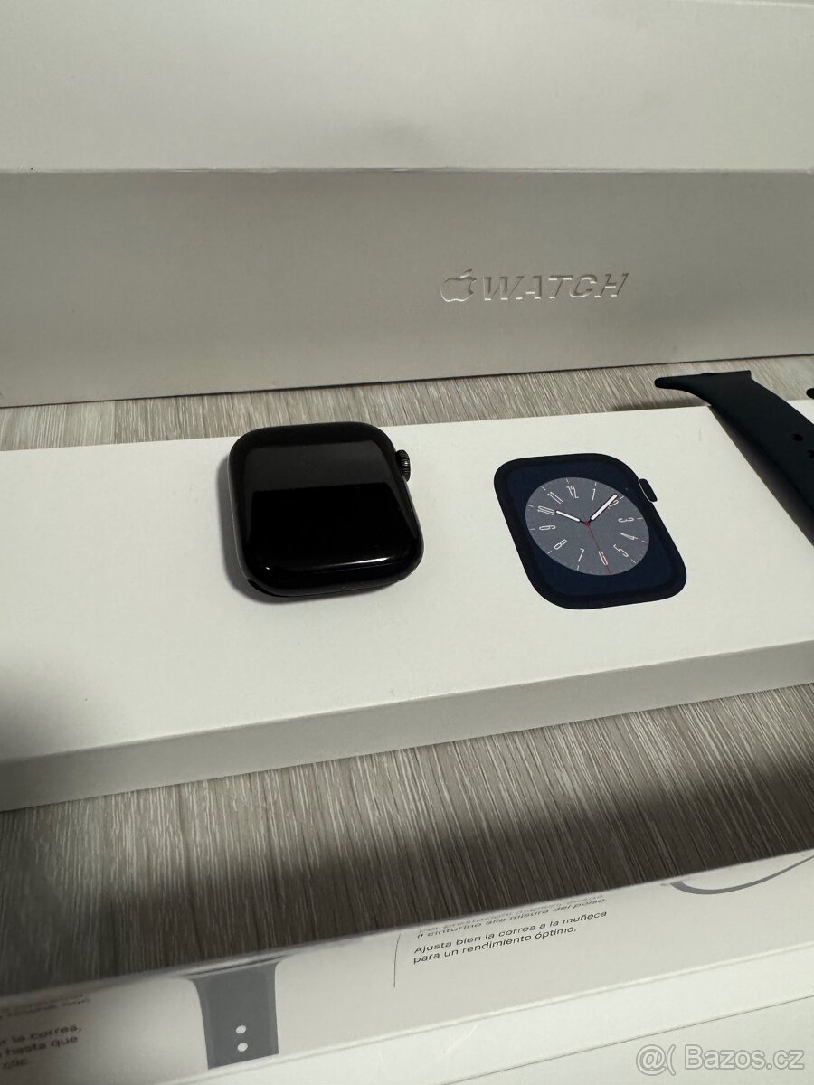 Apple Watch 8 45mm modré - Midnight - 3