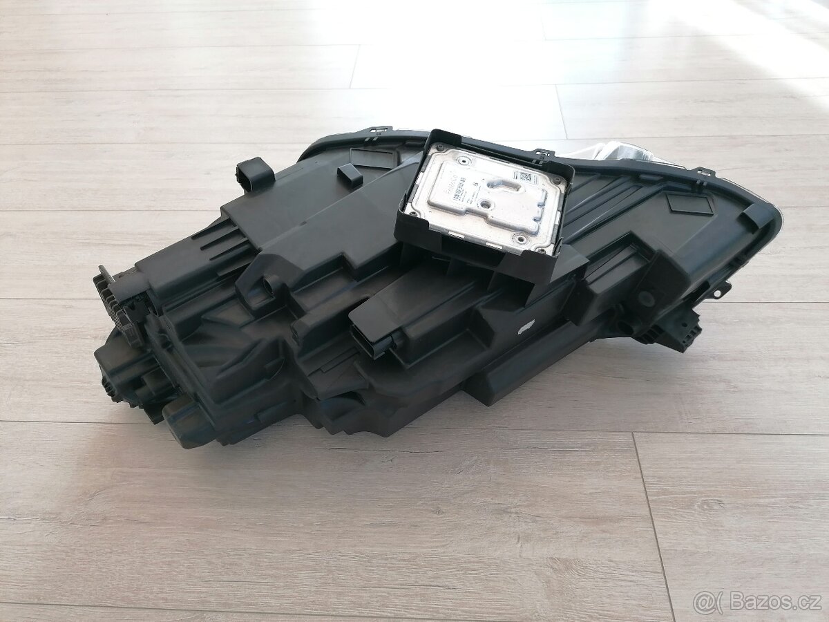 Přední pravé LED světlo Ford Kuga MK.III - 3