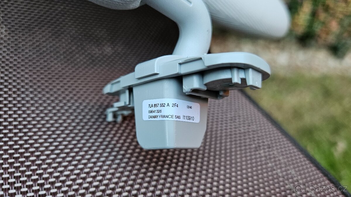 Sluneční clona pravá / 7LA857552A / VW - 3