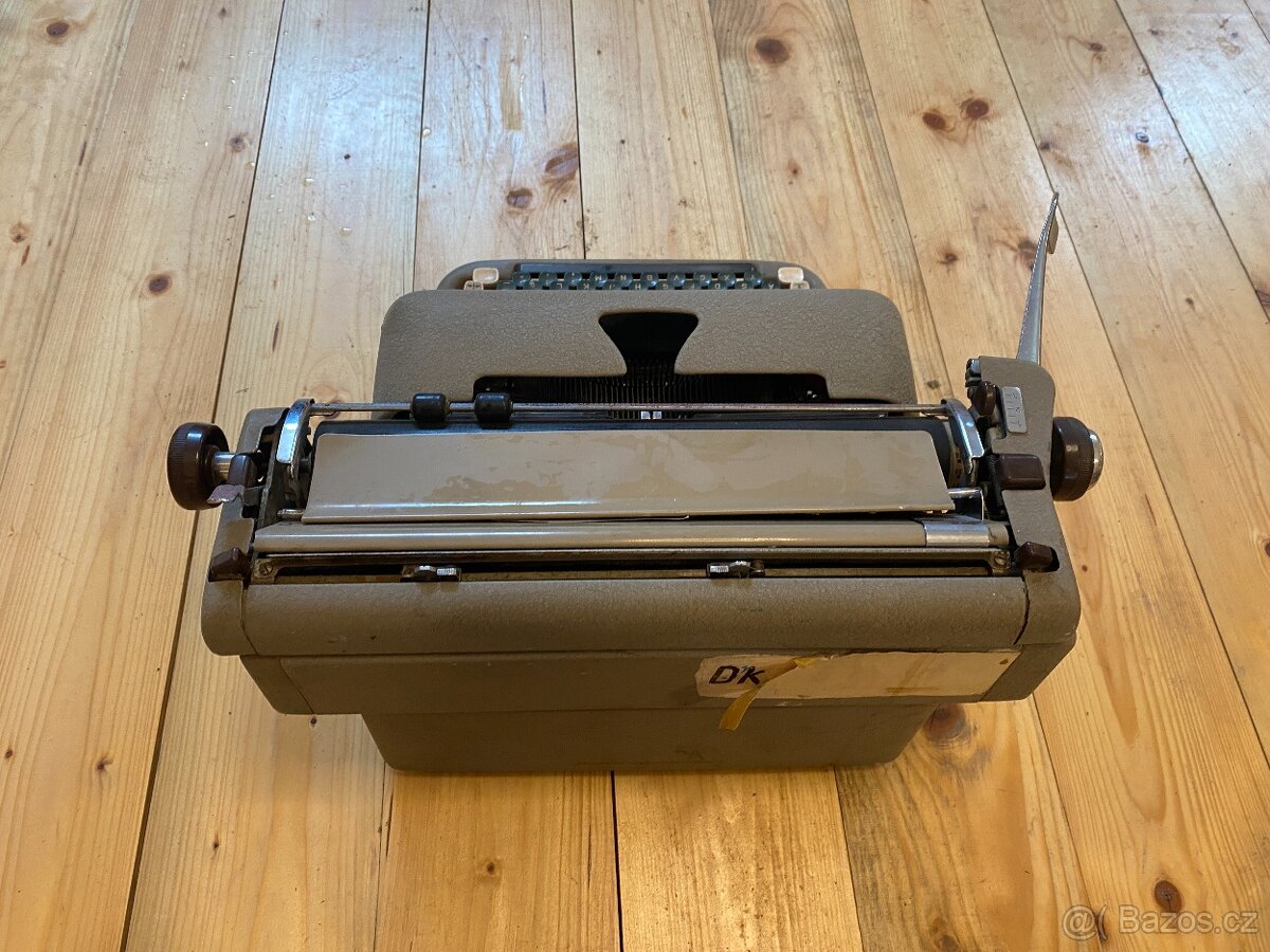 Psací stroj Consul - 3