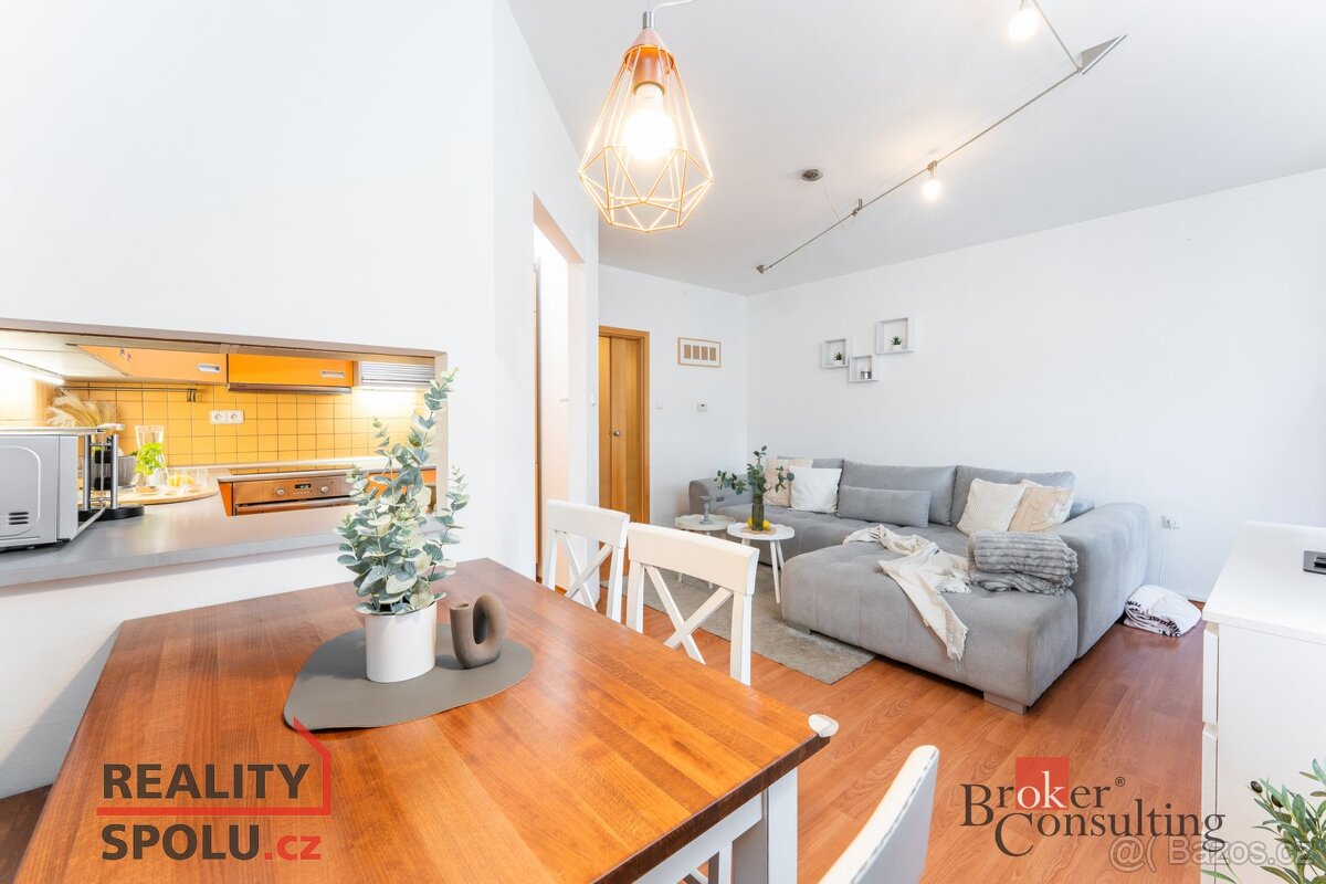 Prodej, byty/3+kk, 66 m2, K Višňovce 370, 53002 Pardubice, P - 3