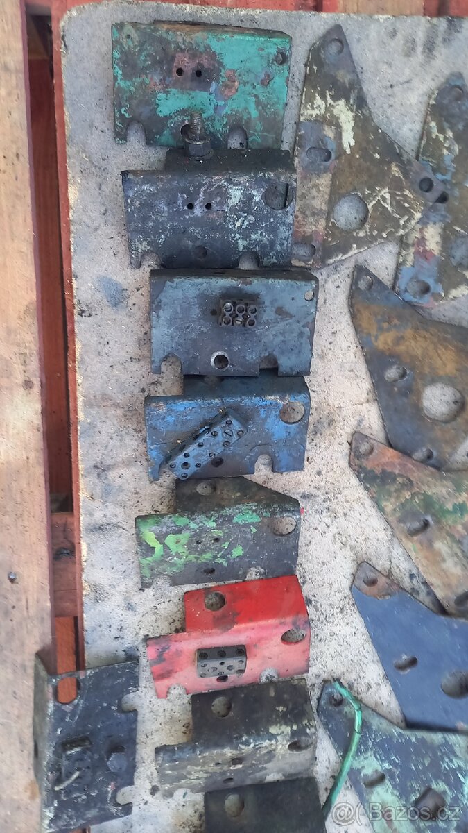 Zetor 25-držáky vzduchového filtru - 3