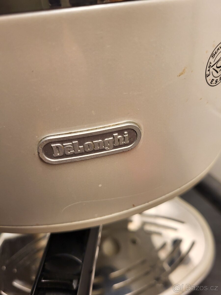 DE LONGHI PÁKOVÝ KÁVOVAR - 3