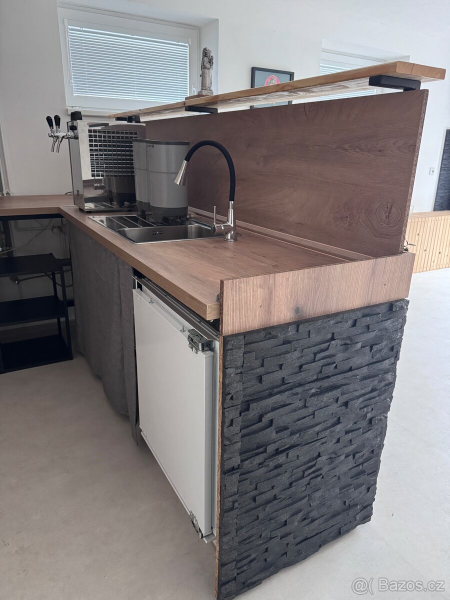 Nabízím barový pult vč. baterie a nerez dřezu - 3