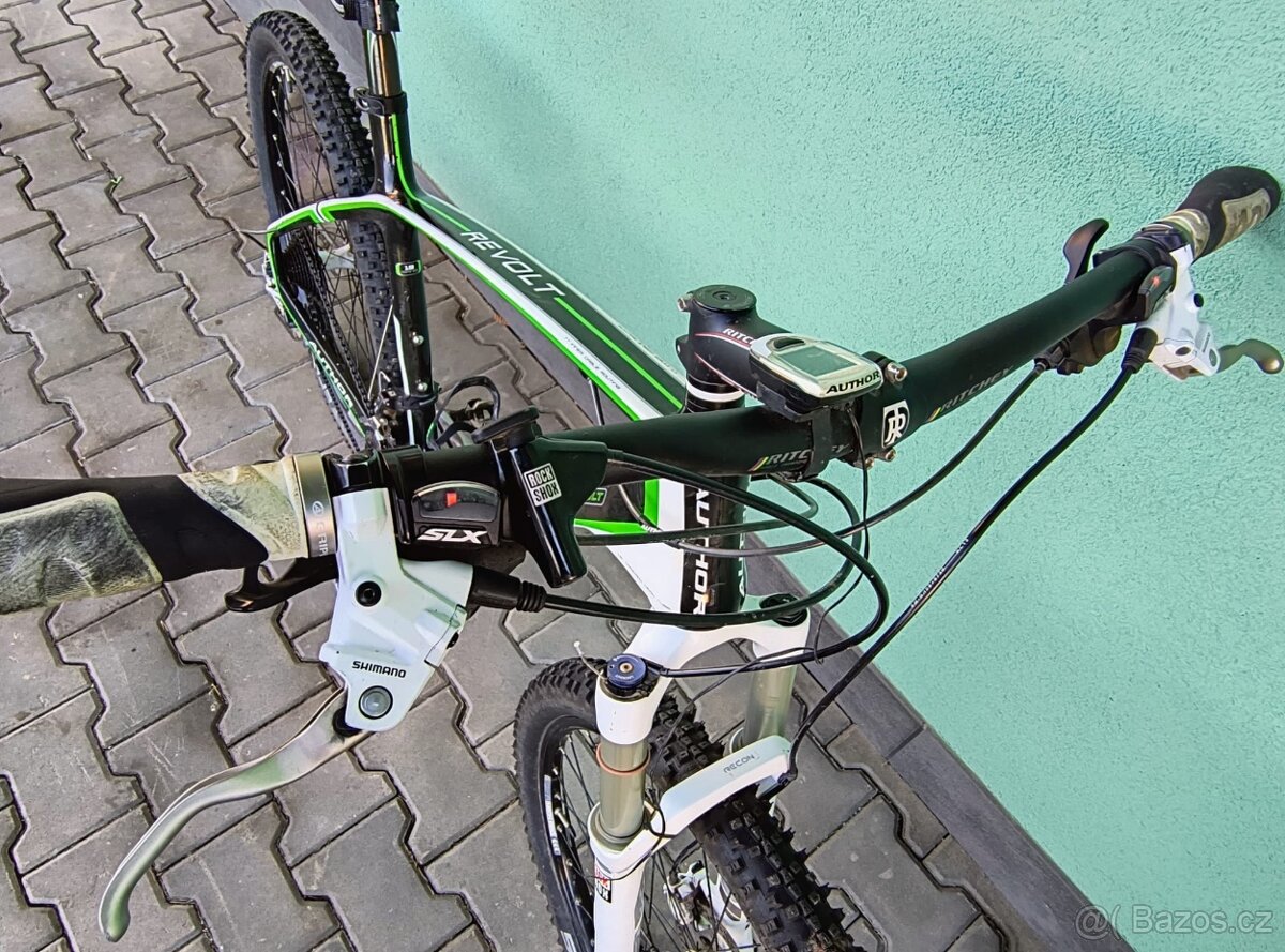 AUTHOR REVOLT 26 - 3