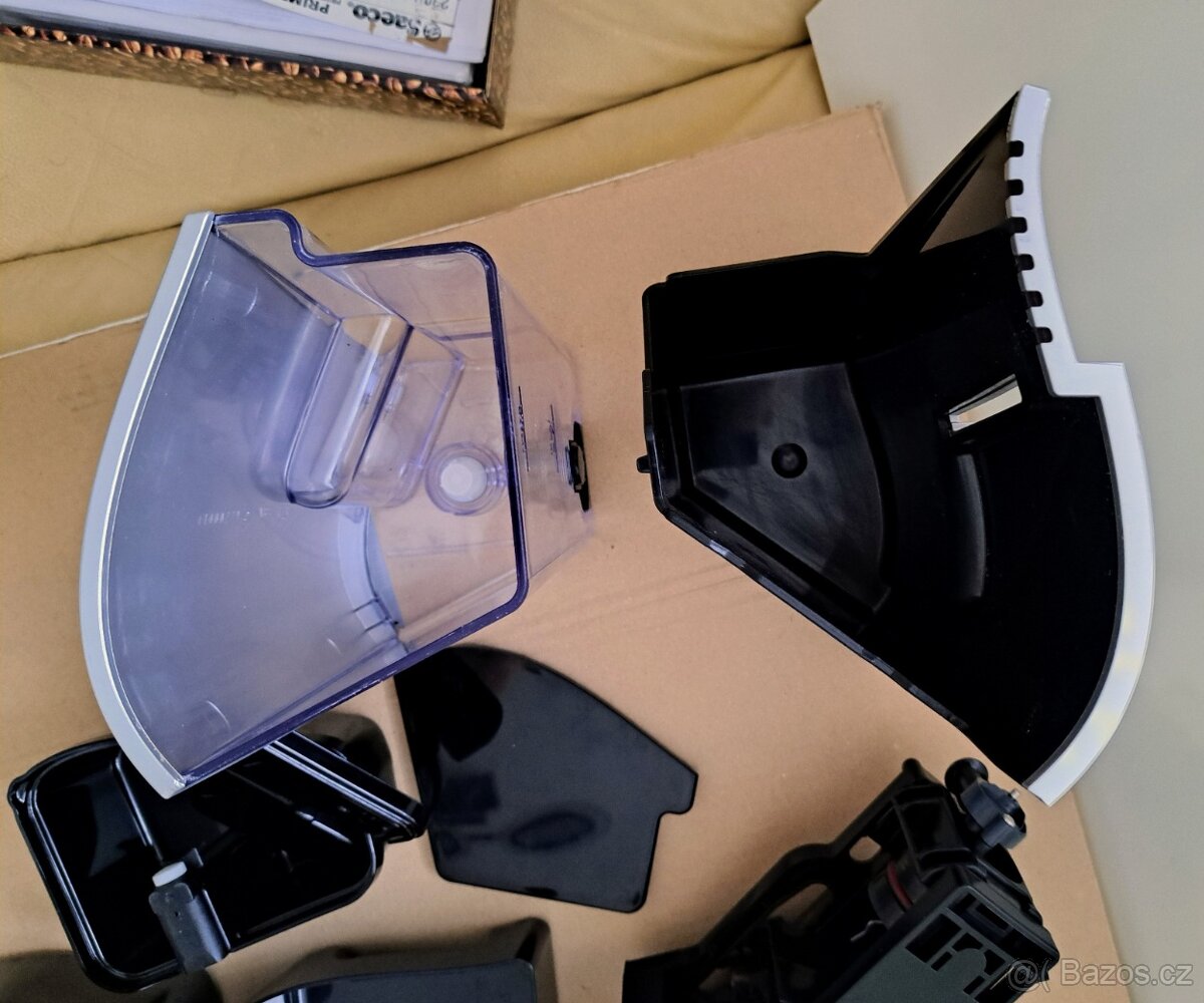 Kávovar Saeco plnoautomatický - 3