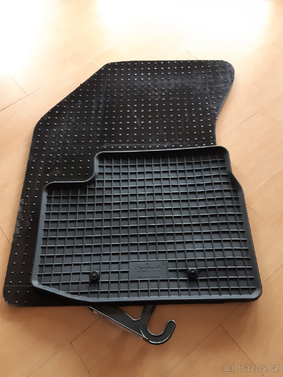 Suzuki SX4 gumové koberce - 3