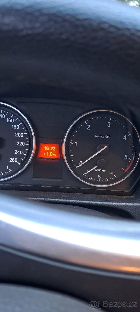 BMW 330 XD, rok 2012, manuál - 3