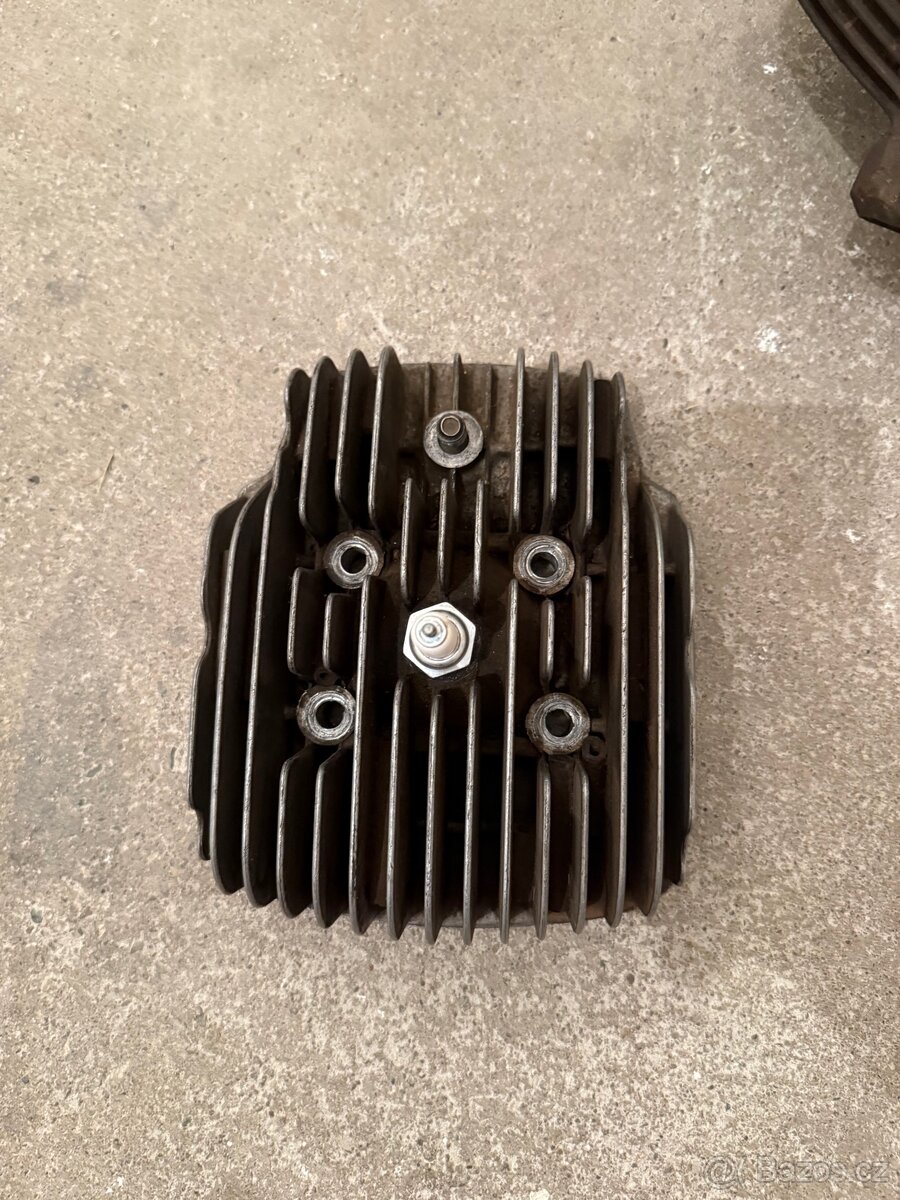 Válec a hlava na čz 175/487 - 3