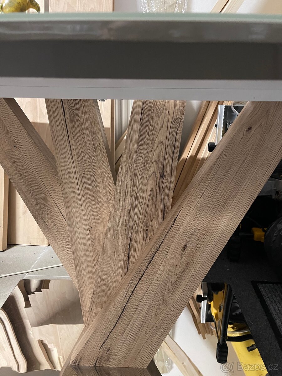 Jídelní stůl dřevo sklo kov - 3