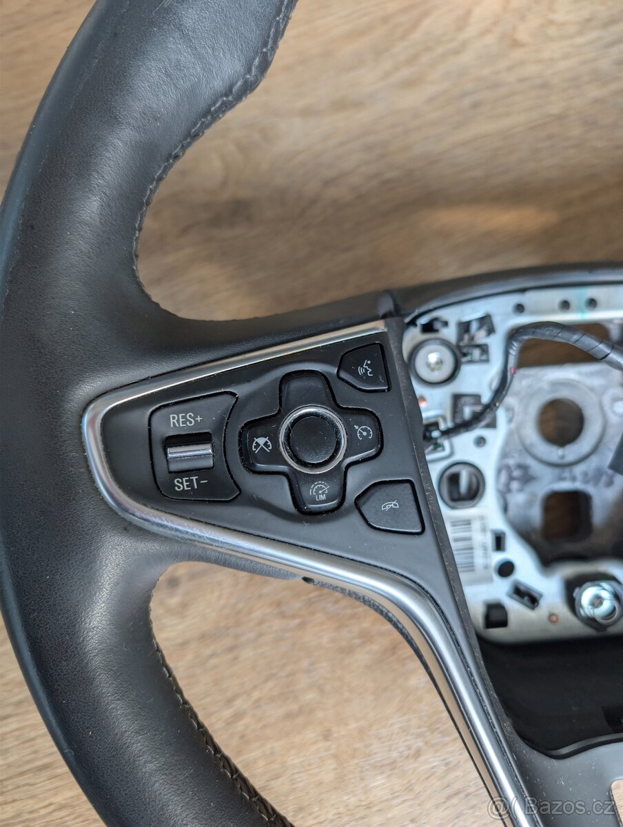 Volant Opel Insignia A facelift - 3