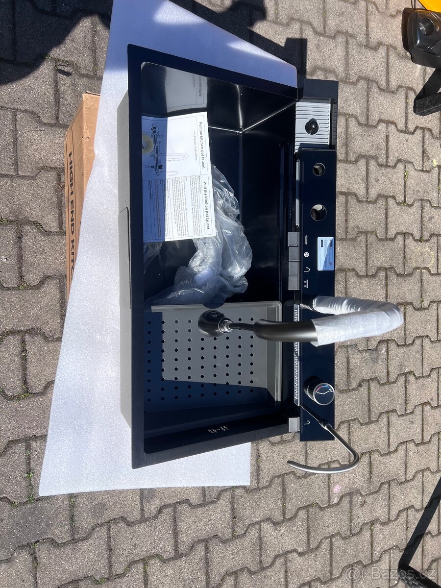 Kuchyňský dřez s vodopádem  - 3