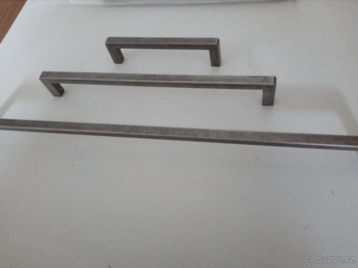 Prodám úchyty na kuchyňská dvířka - 3