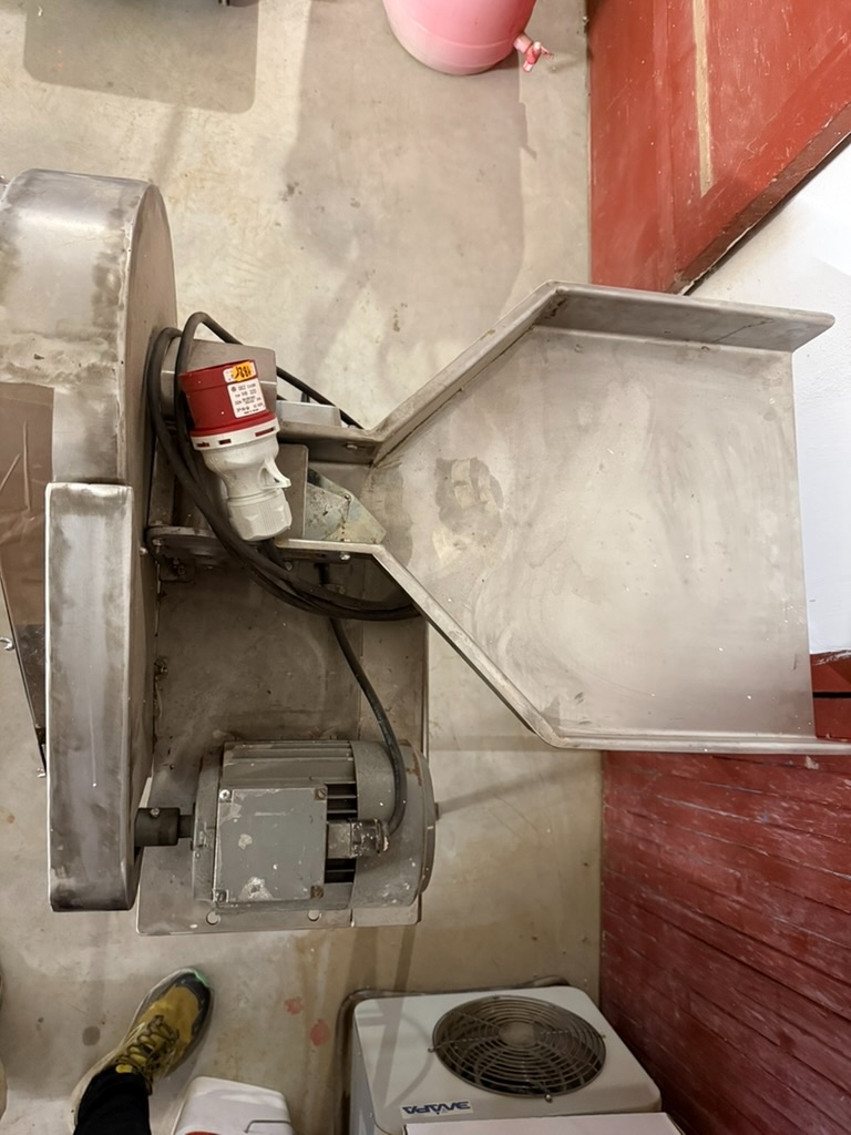 Řezačka kopřiv - 3