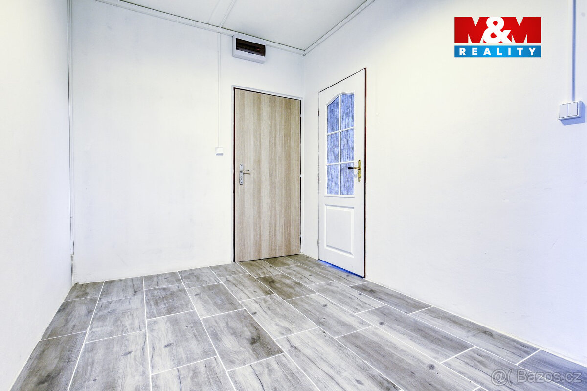 Pronájem bytu 2+1, 67 m², Rovná - 3