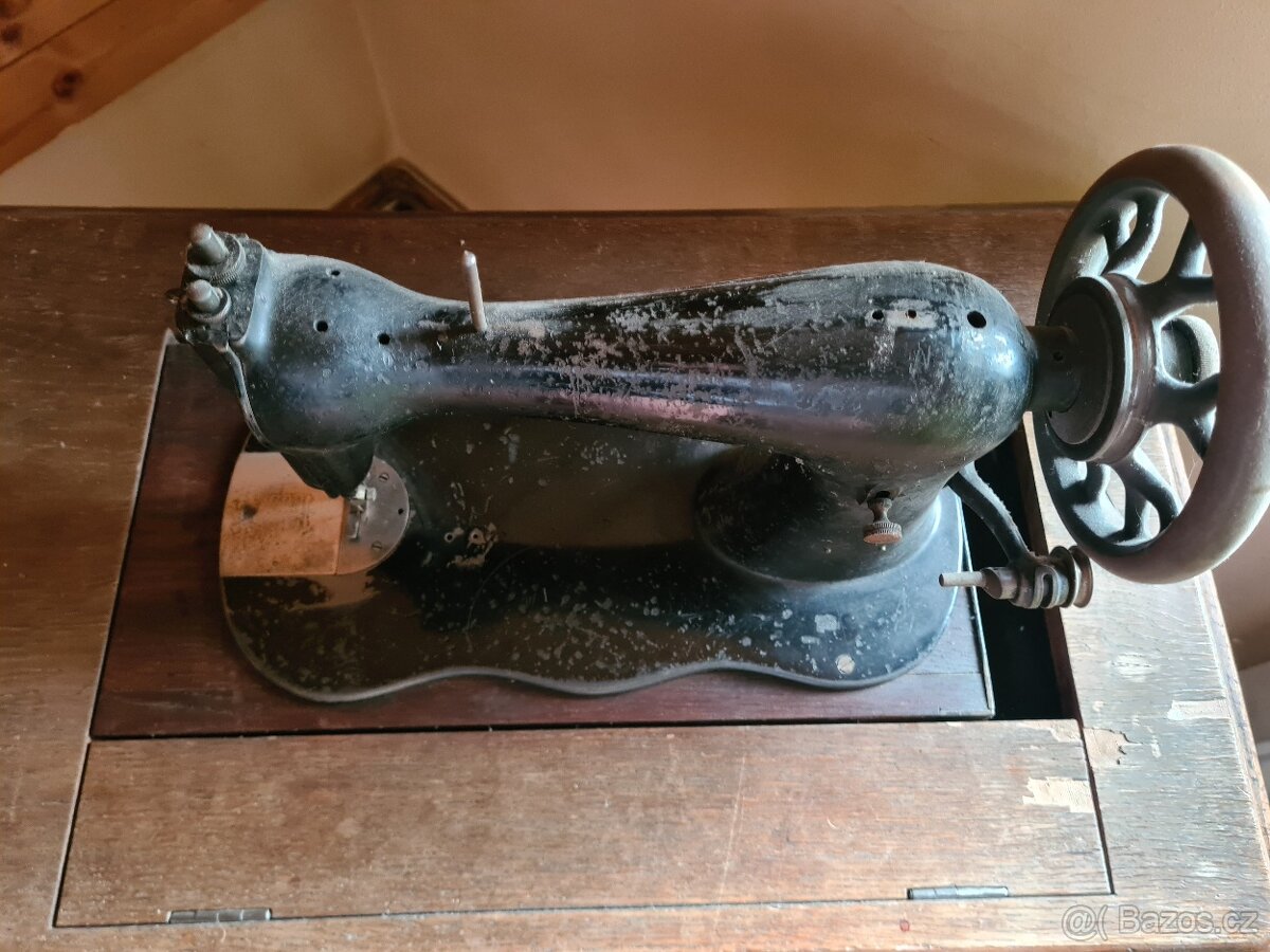 Singer historický šicí stroj - 3