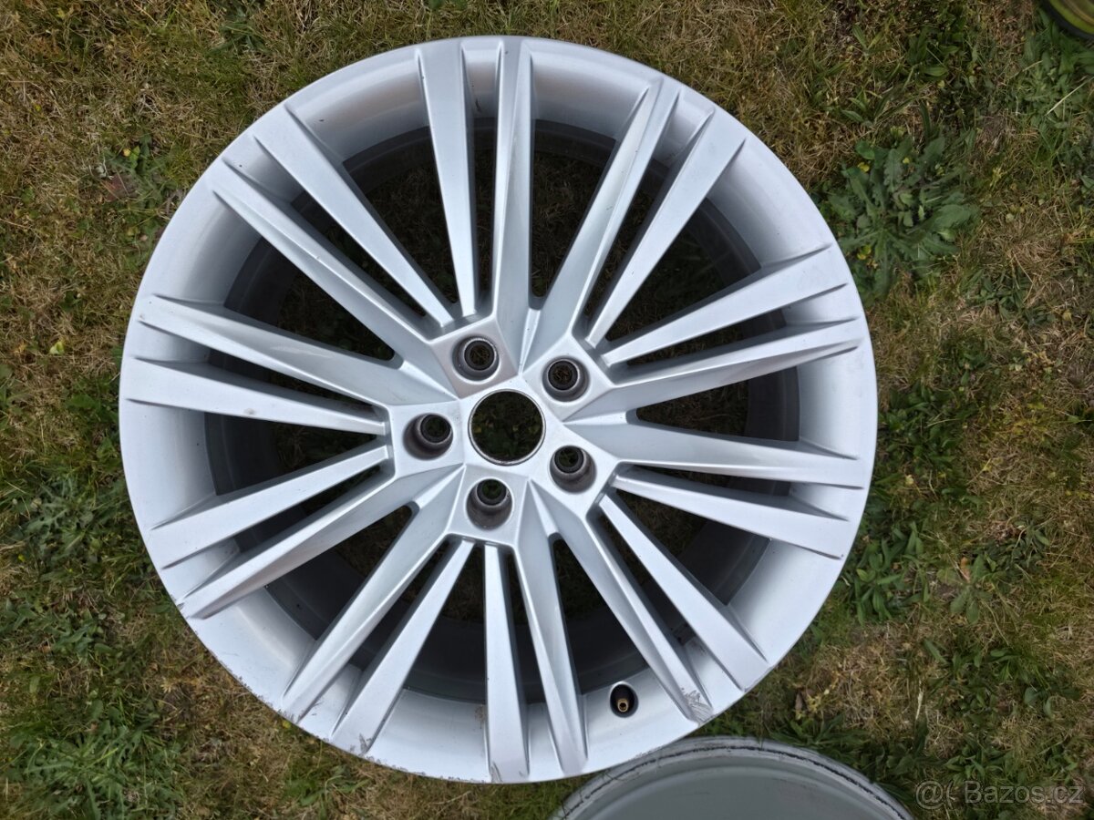 19" Canopus na Škoda Superb 3 III - 3