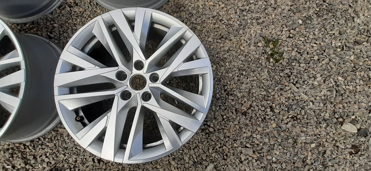 Škoda Octavia 4 alu Lerna 18" ET 48 - 3