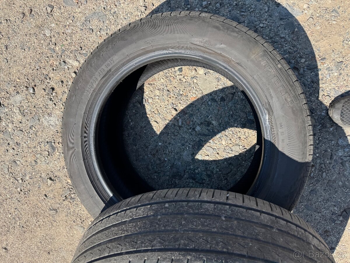 Pirelli 235/55/19 - 3