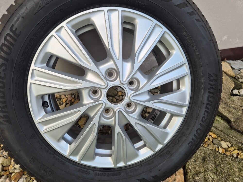 Nová celoroční sada Volkswagen T7 R17 - 3
