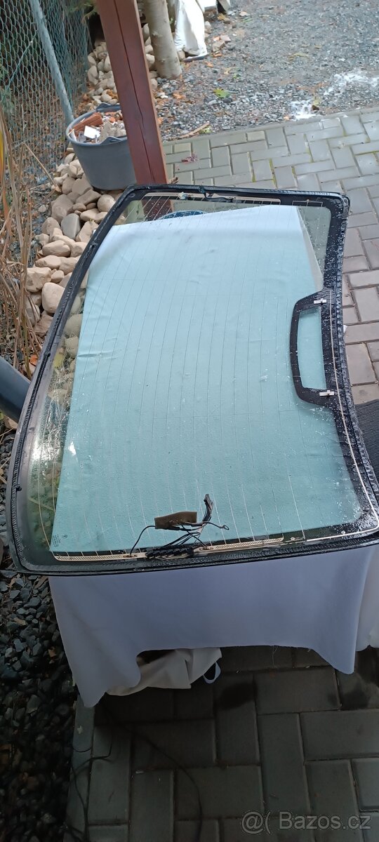 Zadní vyhřívané sklo BMW E39 - 3