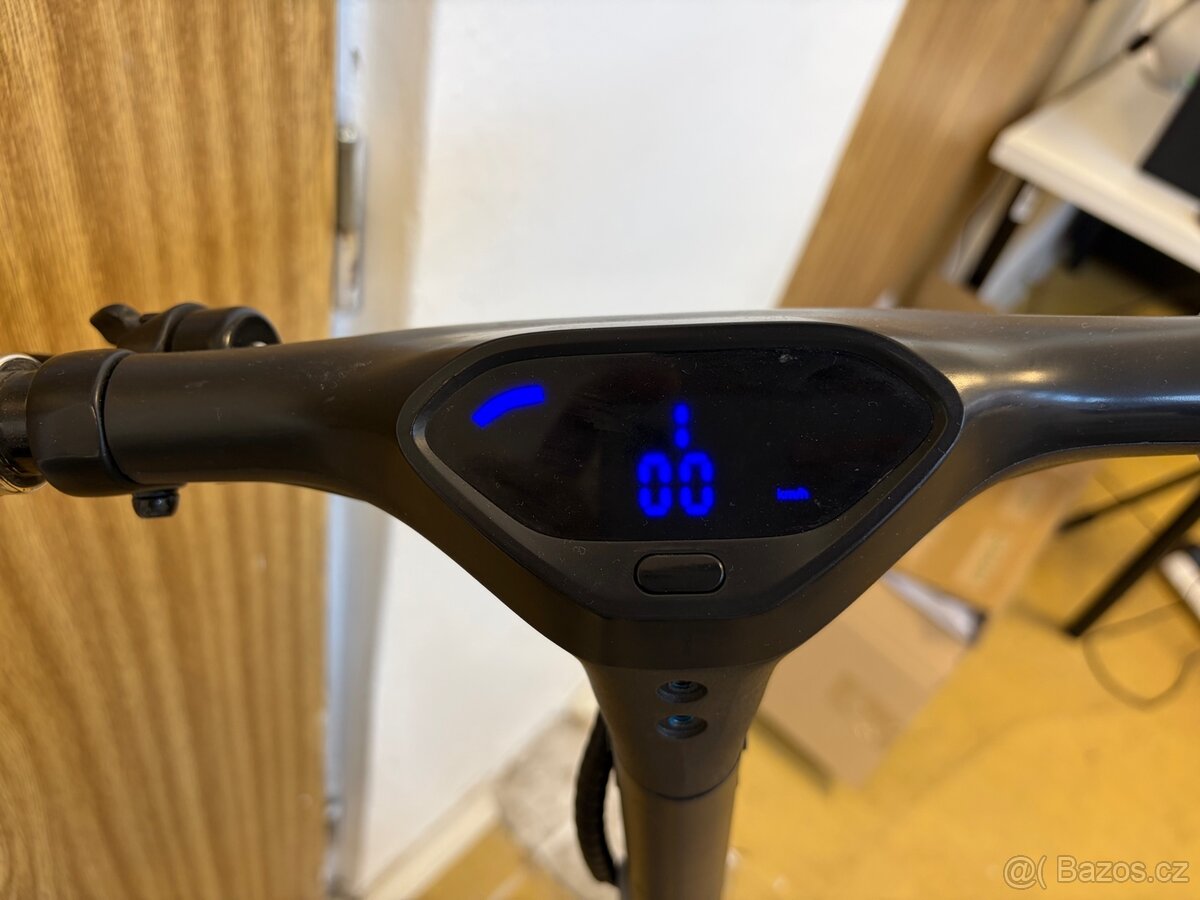 Elektrokoloběžka Cory Plus SA - 3