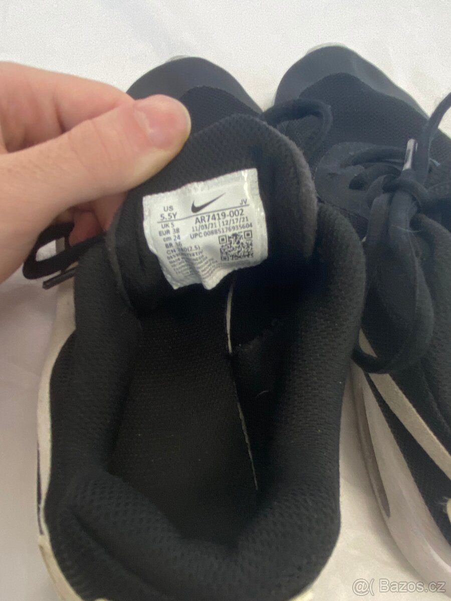 Černé tenisky Nike Air – vel. 38 - 3