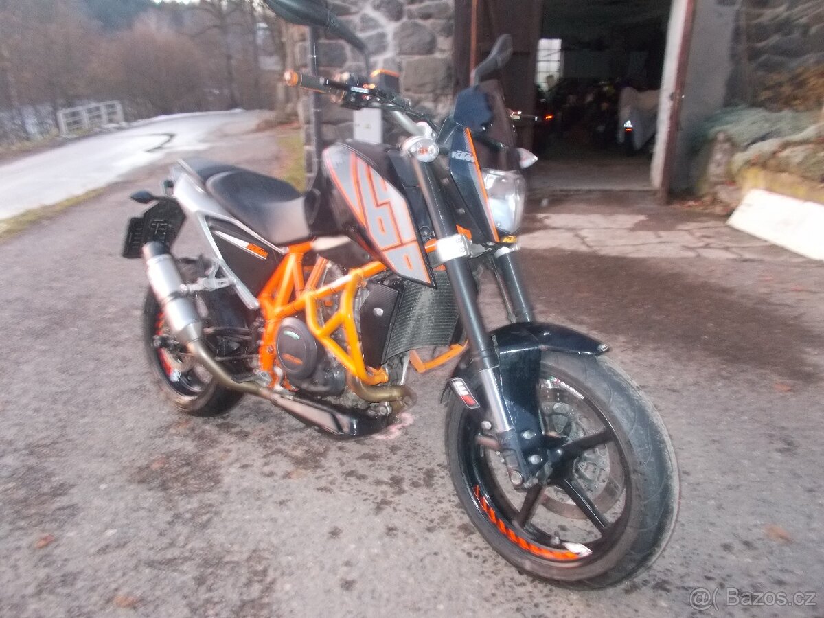 KTM 690 Duke