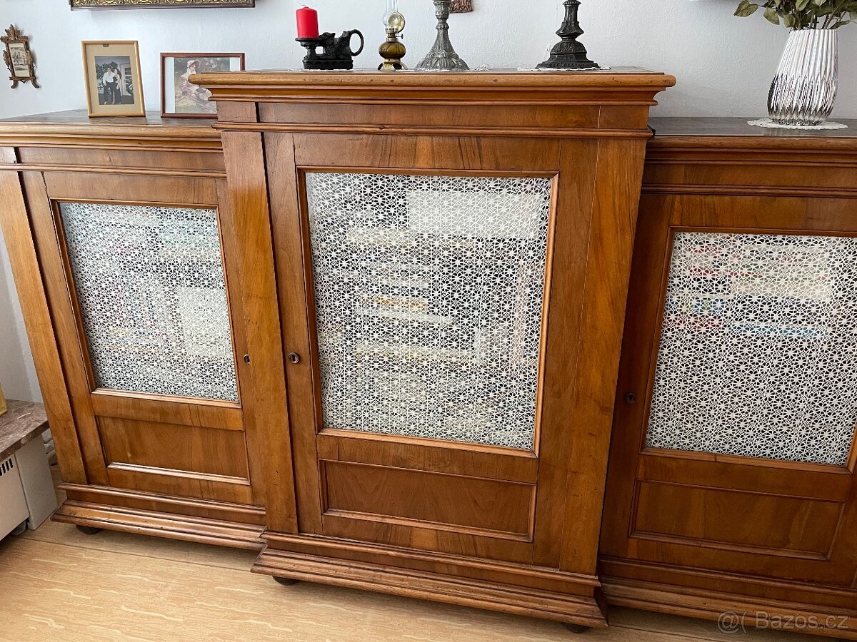 stul a 4 zidle, skrine - 3