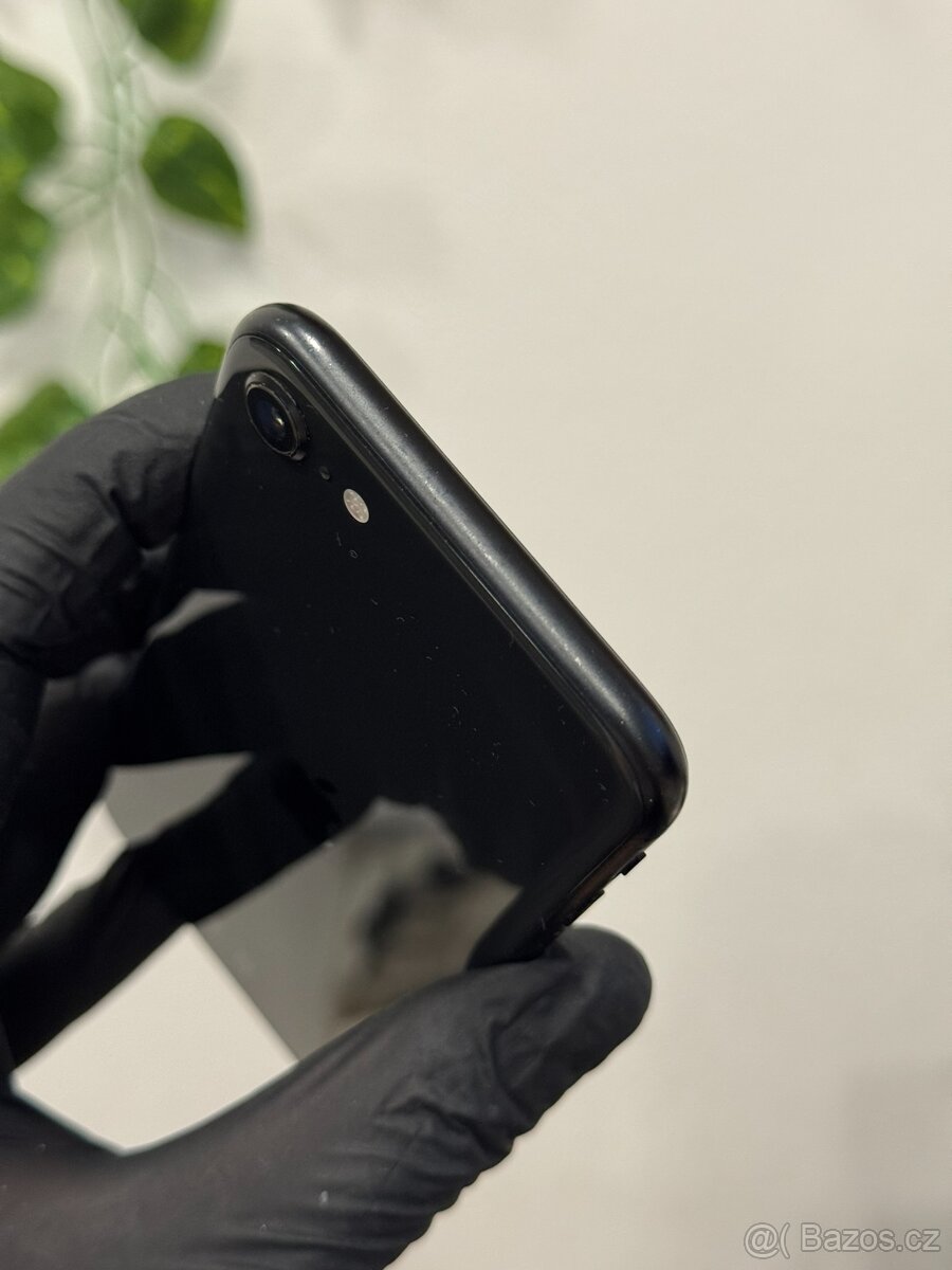 iPhone SE (2020) 64GB - 100% baterie, DPH - 3