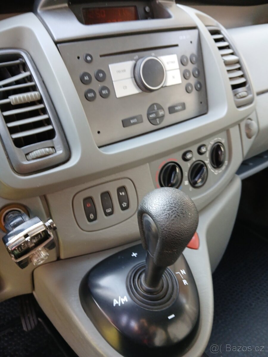 Opel Vivaro 2.5 - 3