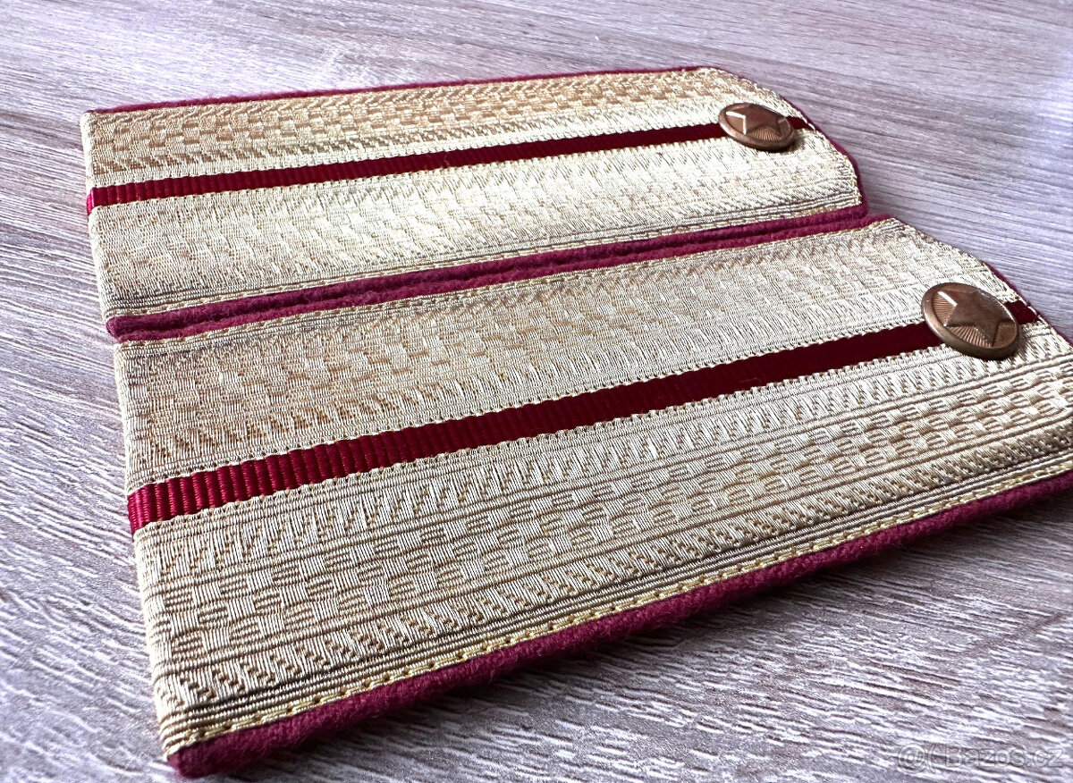 SNB NB výložky 50 roky pagony - 3