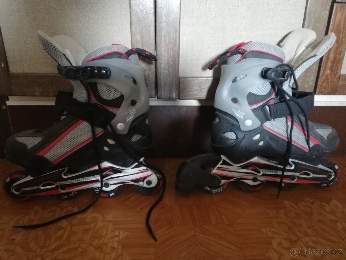 KOLEČKOVÉ BRUSLE/ IN Line 43-44, dětská cyklo helma - 3