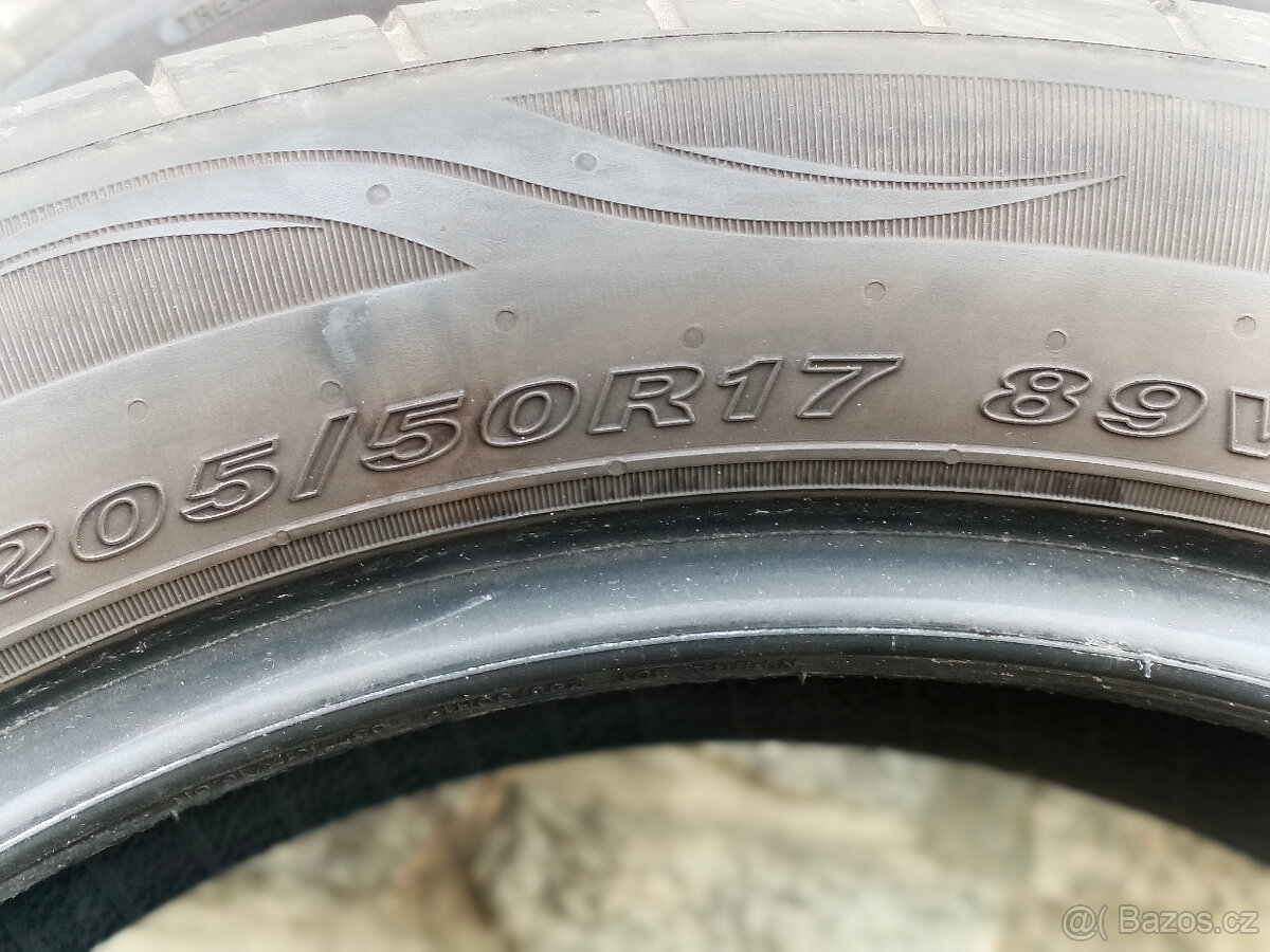 Pneu 205/50/17 - 3