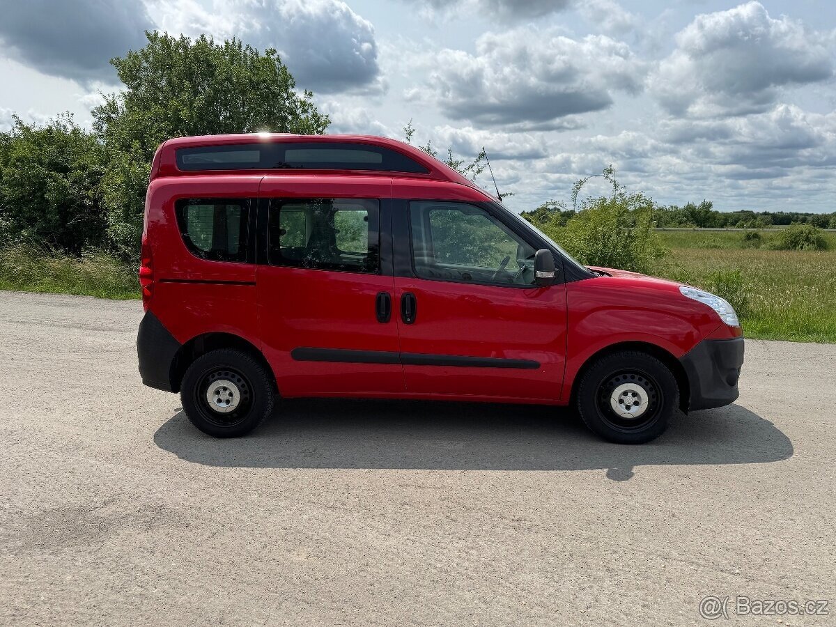 Fiat DOBLO PANORAMA 1.4i 70kw, KLIMATIZACE, NOVÁ STK, 5 MÍST - 3