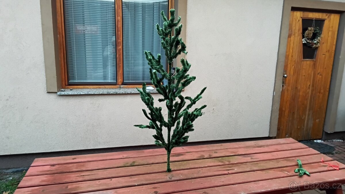 Staré vánoční stromky a ozdoby . - 3