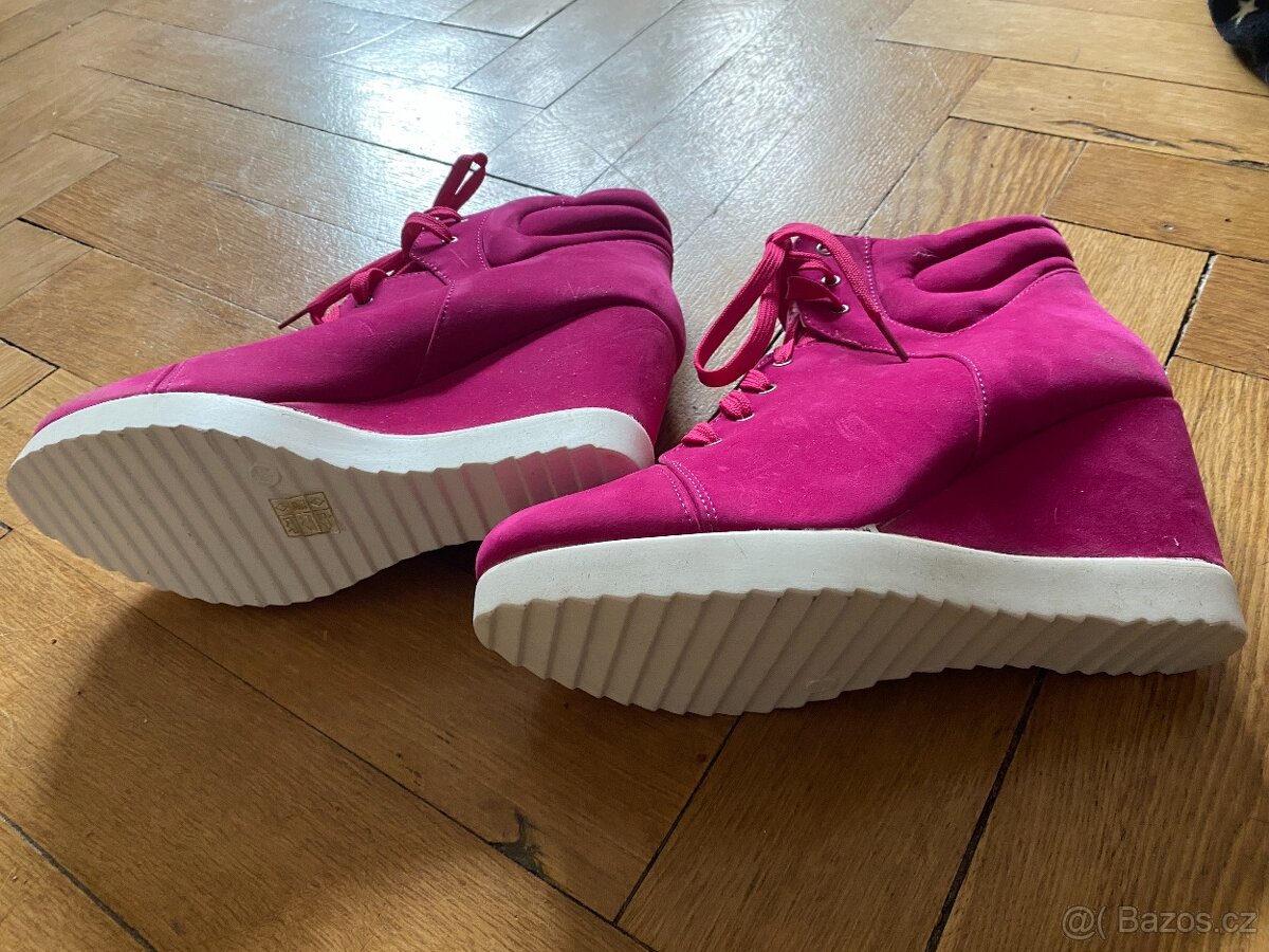 Krásné růžové kotníčkové boty na zimu vel. 39 - 3