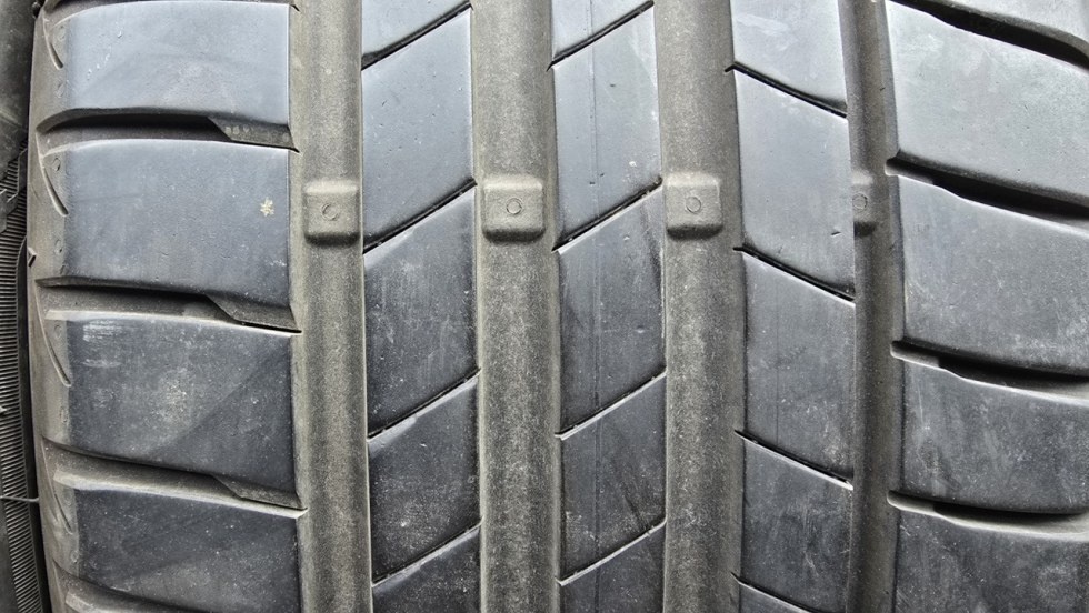 Letní pneu 225/40/19 Bridgestone - 3