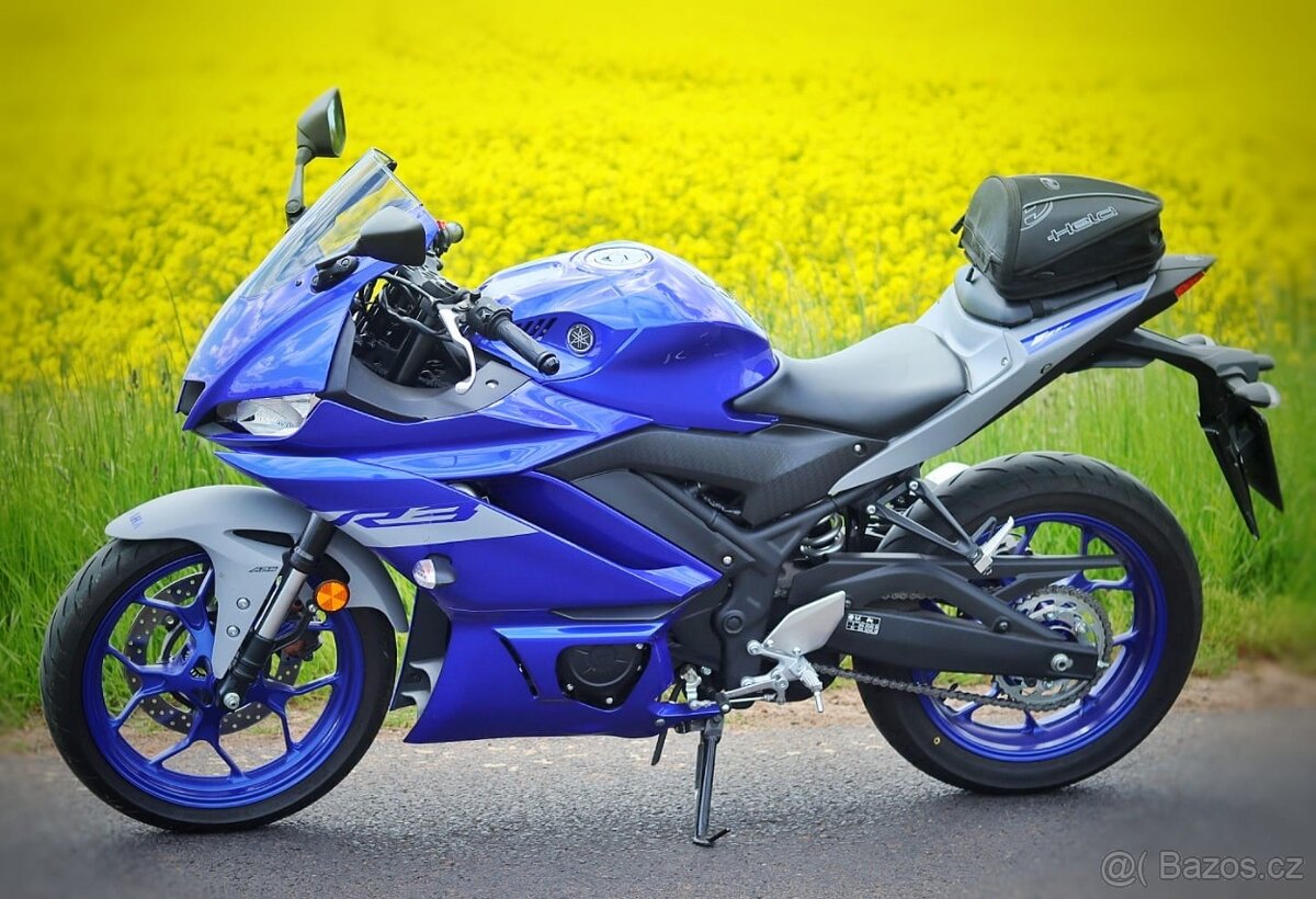 YAMAHA R3 - 3