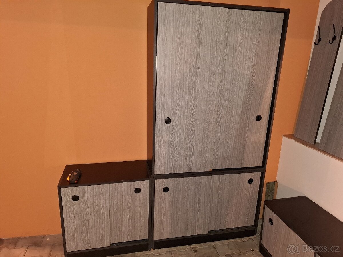 Nábytek do předsíně - 3