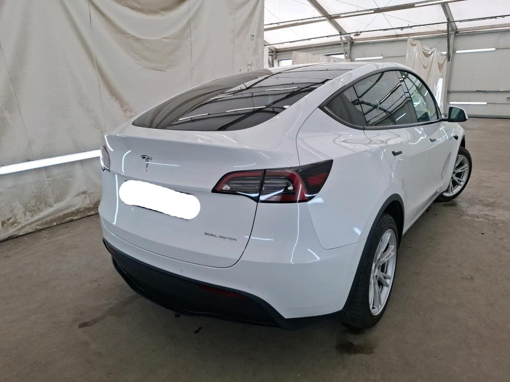 Tesla Model Y AWD Long Range - 1922 - 3