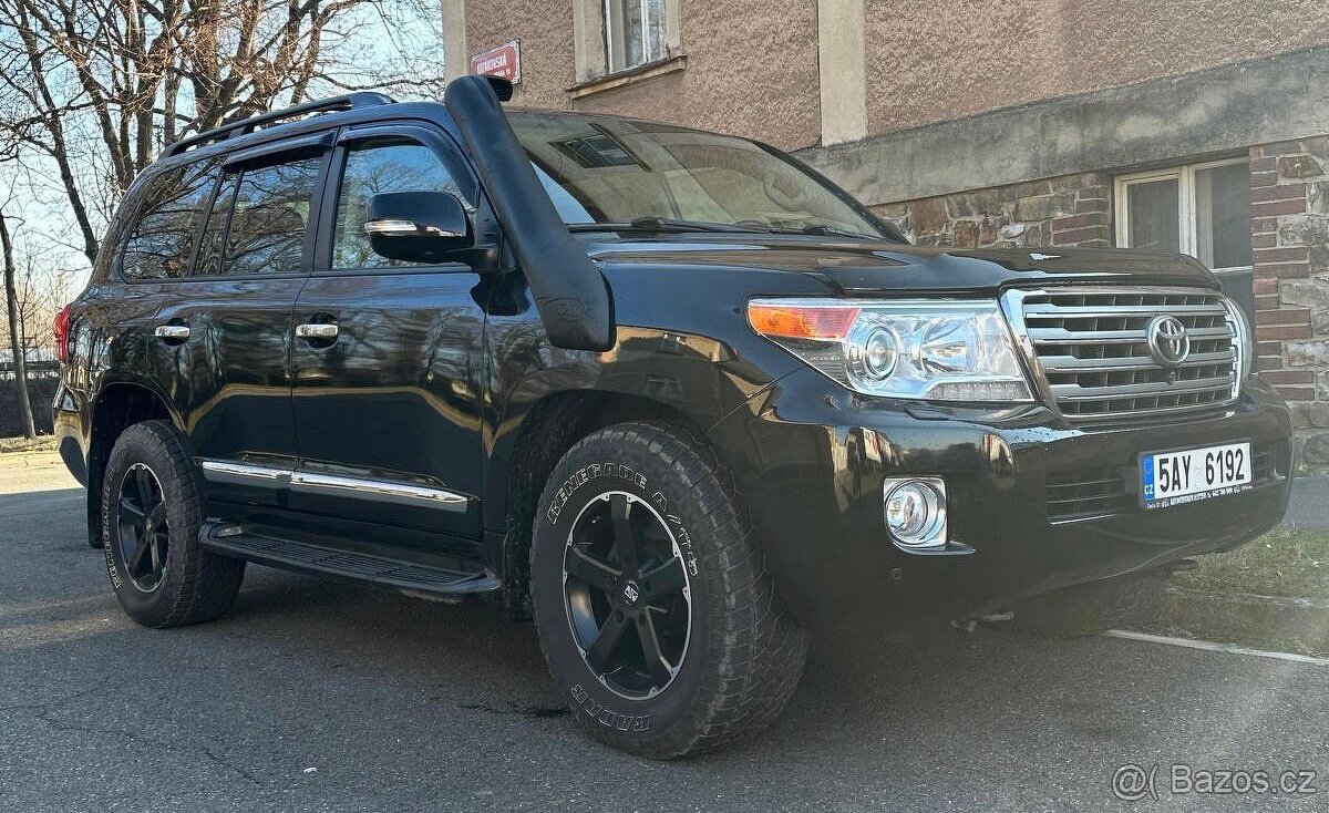 TOYOTA LAND CRUISER 4x4 VDJ200L